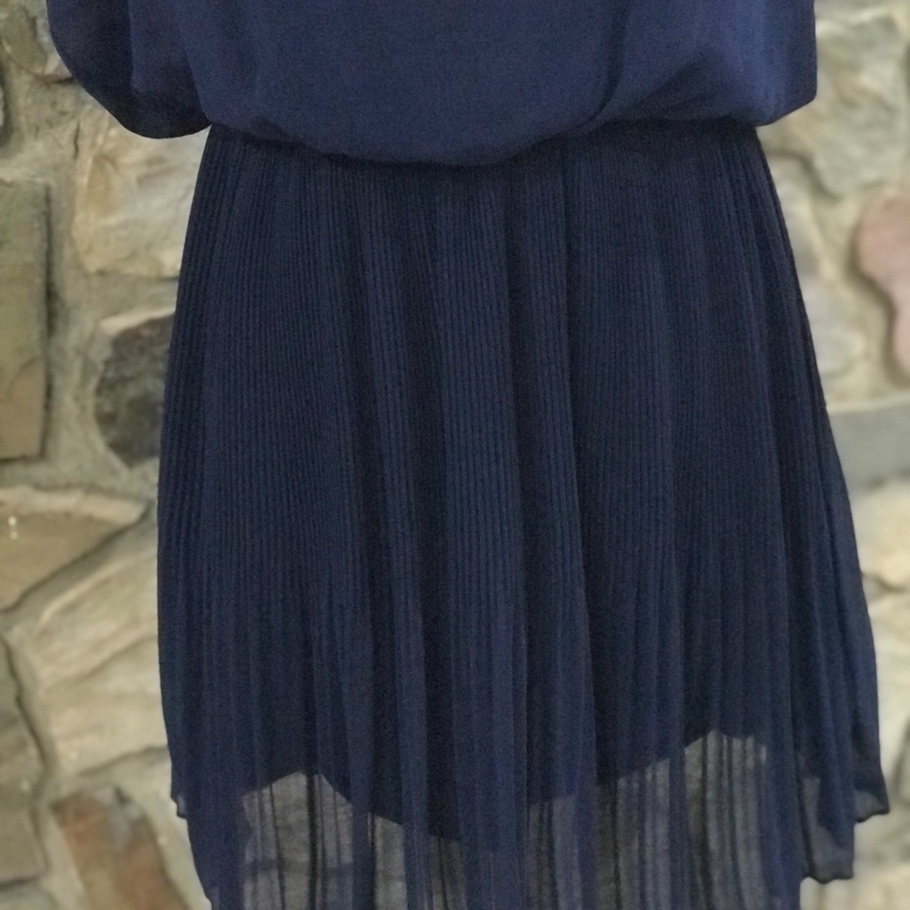 Lush blue pleated dress size M - Picture 5 of 8
